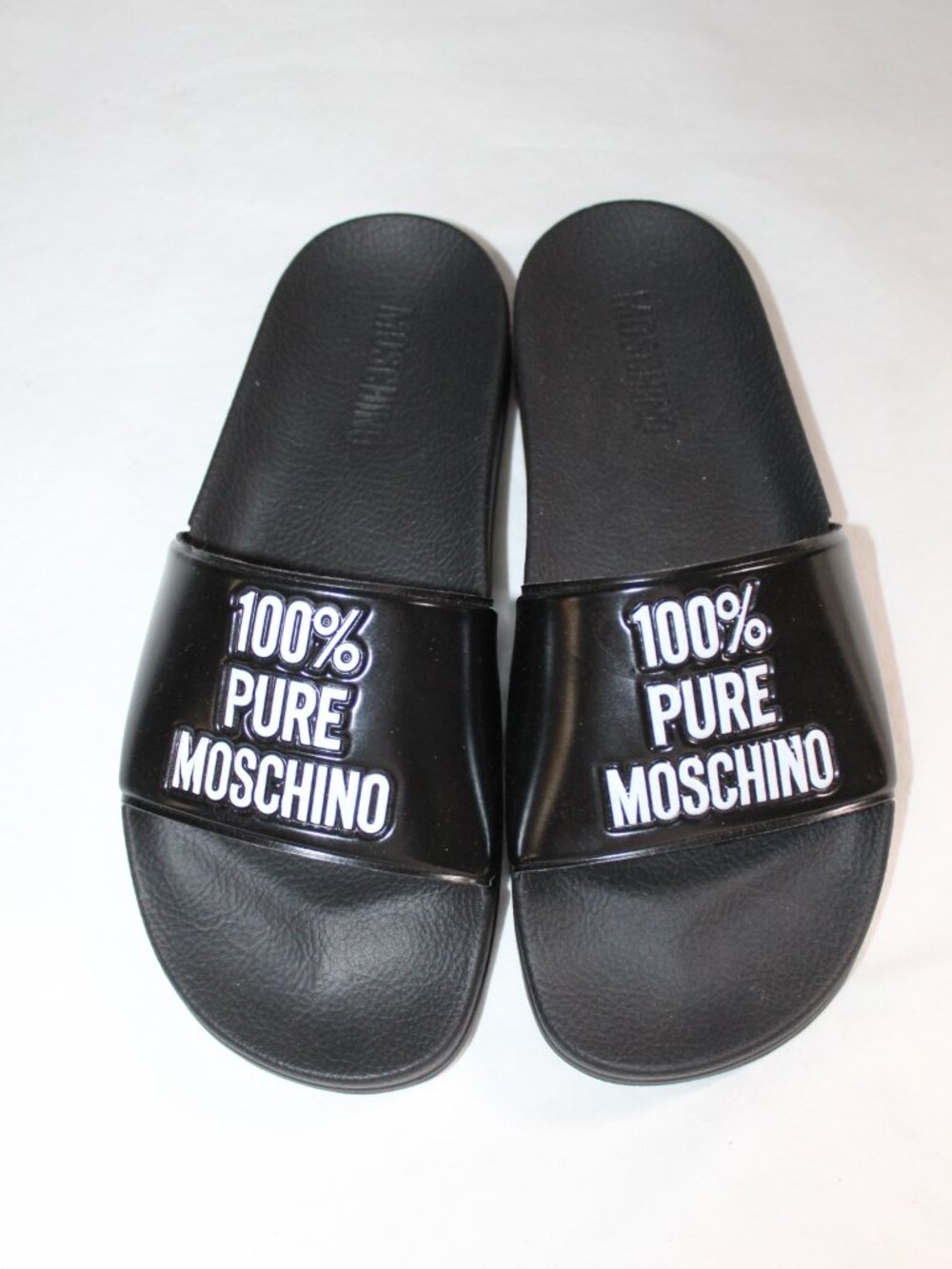 NEW Moschino Women Logo Pool Slides Embossed Flats 100% Purse Black 40